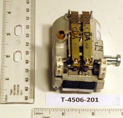 Johnson Controls T-4506-201 Pneumatic Thermostat Dual Temperature Horizontal 55 to 85 Degrees Fahrenheit