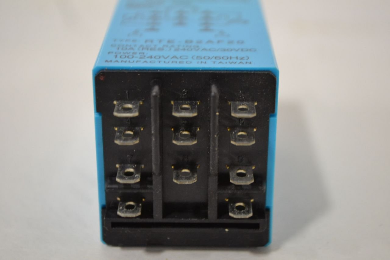 IDEC IDEC RTE-B2AF20 Solid-State Analog Timer 120/240V Multifunction