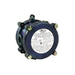 Dwyer 1950-0-2F Explosion-Proof Differential Pressure Switch 0.15-0.50WC Mica Silver Contact Micro Switch