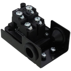 Dwyer CXA-R1 Water Pump Pressure Switch, Battery Powered, NO, Range 15-80 psig (1.0-5.5 bar)