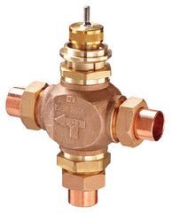 Johnson Controls VG7882ET Series Globe Valve Three-Way Mixing 0.5 Inch Brass Trim Union Sweat