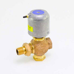 Johnson Controls VG7551NT+3003B Series VG7000 Brass Trim Globe Valve with Pneumatic Actuator (3-6 psig Spring Range)