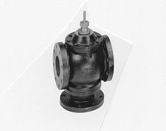 Johnson Controls VG2831UM VG2000 Series Three-Way Mixing Flanged Globe Valve Body MP84 Series Pneumatic Spring-Return Actuator 3 Size 80Cv