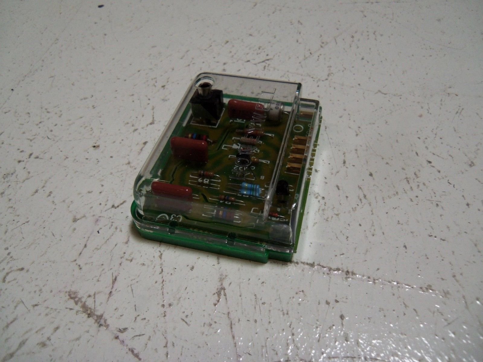 HONEYWELL Honeywell R7289A1012 Flame Safeguard Amplifier -40 to 125F