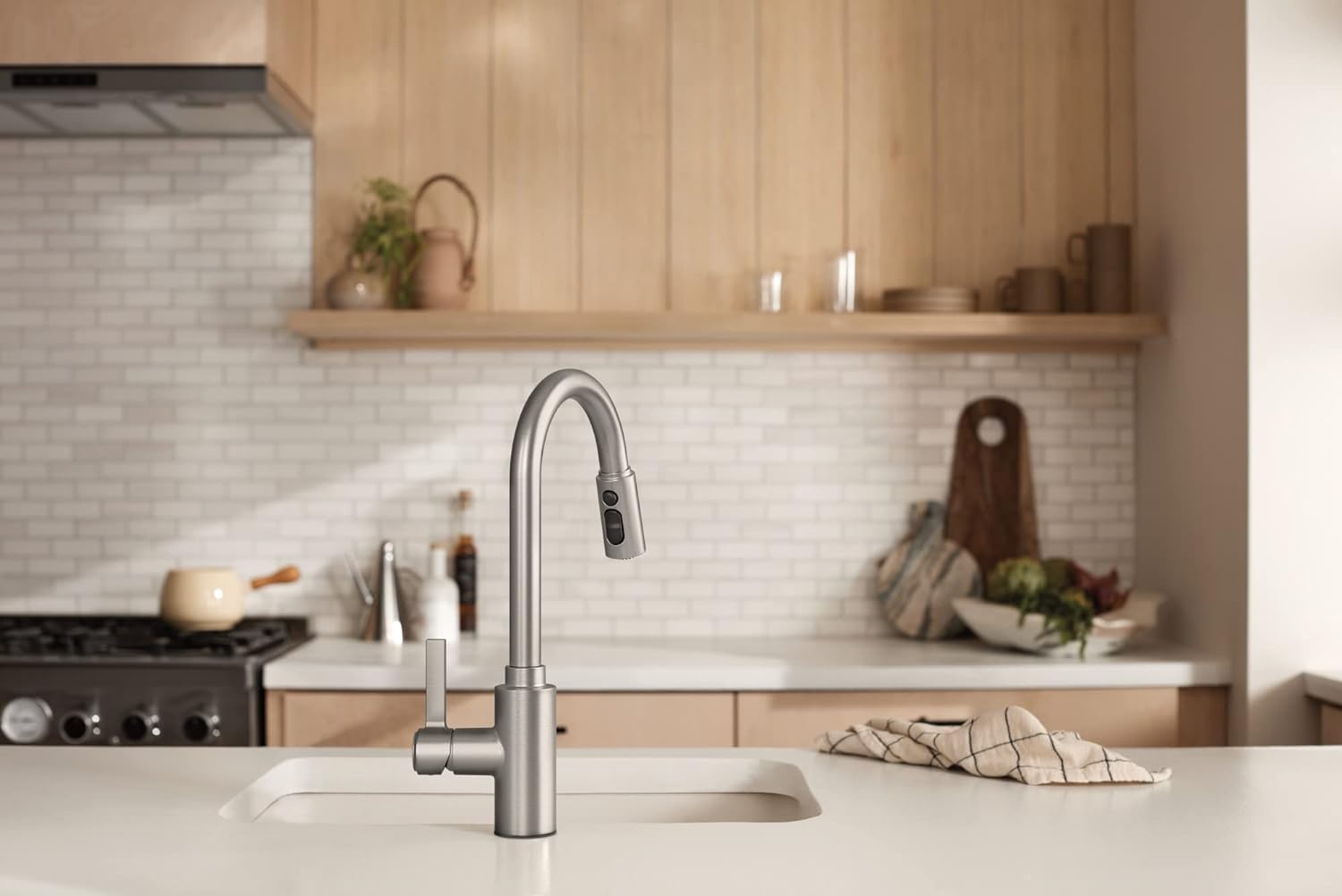 Moen 7882SRS Genta LX Spot Resist Stainless Single-Handle Modern Kitchen Faucet with Pull Down Sprayer