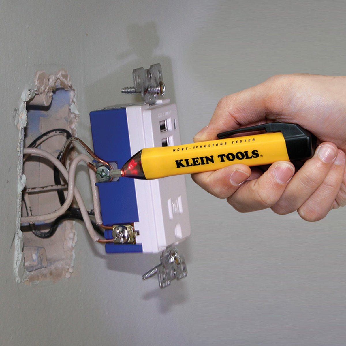 Klein Tools NCVT1P Non-Contact Voltage Tester Pen 50 to 1000V AC