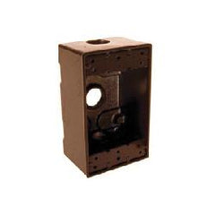 Hubbell 5320-2 Weatherproof Outlet Box 3 Outlets 1 Gang 1/2 in Knockout