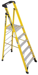 Werner PD7306 6 Ft. Fiberglass Podium Ladder 375 lb.