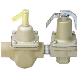 Watts Regulator S1450F Control Valve Dual 1/2 Inch Union Sweat/FNPT Cast Iron 212 Degrees Fahrenheit