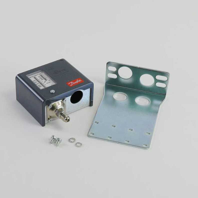 DANFOSS Danfoss 060-5241 Pressure Switch, SPST 1/4 Male Flare KPU5