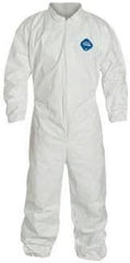 DuPont TY125SWH3X002500 3X White Safespec 2.0 5.4 mil Tyvek Disposable Coveralls