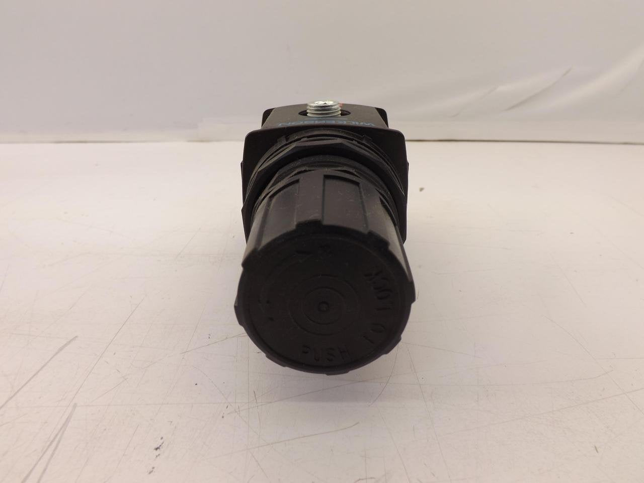 WILKERSON Wilkerson R18-03-F000 Pneumatic Regulator 3/8 NPT, 0-125 PSI