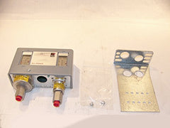 Johnson Controls P70LA-2C Dual Pressure Control for Ammonia HVAC System