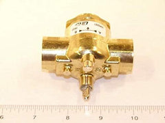 Schneider Electric VM3221 Erie Modulating 3-Way 1/2 Inch Valve Threaded NPT Connection 1.0 CV Replacement VM3221