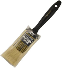 Wooster P3971-1 1/2 Wall Paint Brush 1.5 Inch Polyester Bristle Plastic Handle