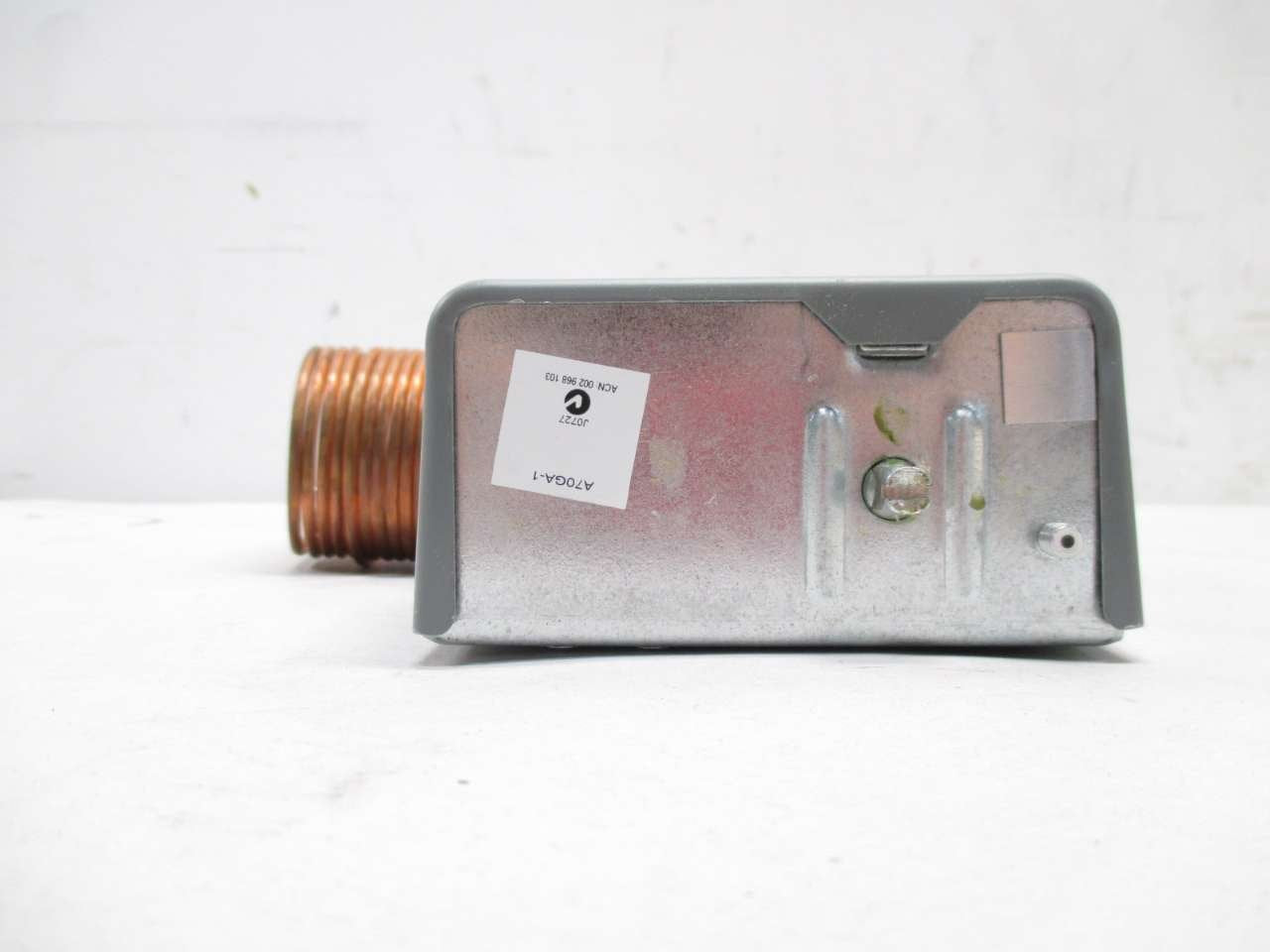 Johnson Controls A70GA-1C Two-Circuit Temperature Control 15-55 Degree F Range 20 Cap