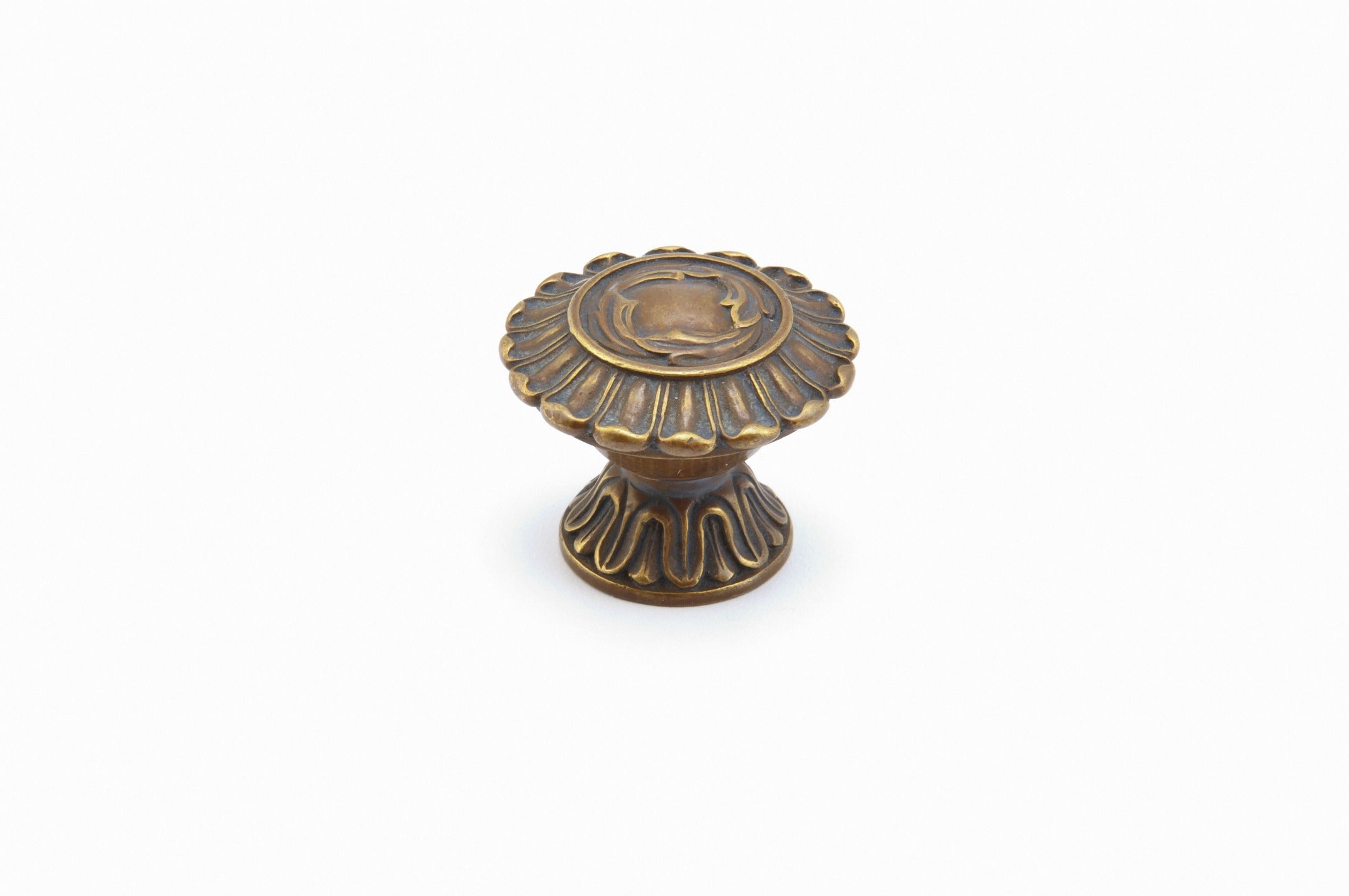 SCHAUB Schaub 936-MBR Cabinet Knob Monticello Brass Finish