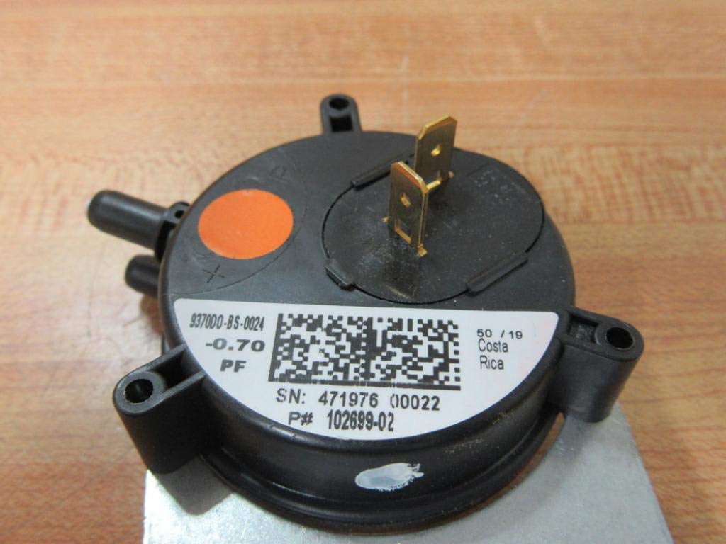 Armstrong R102699-02 SPST Pressure Switch -.70 wc