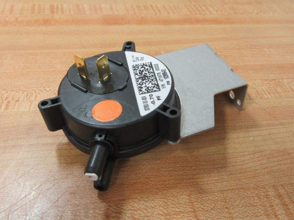 Armstrong R102699-02 SPST Pressure Switch -.70 wc