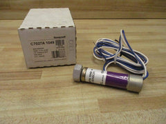 Honeywell C7027A1049 Flame Sensor Ultraviolet Minipeeper 7800 Controls C7027A