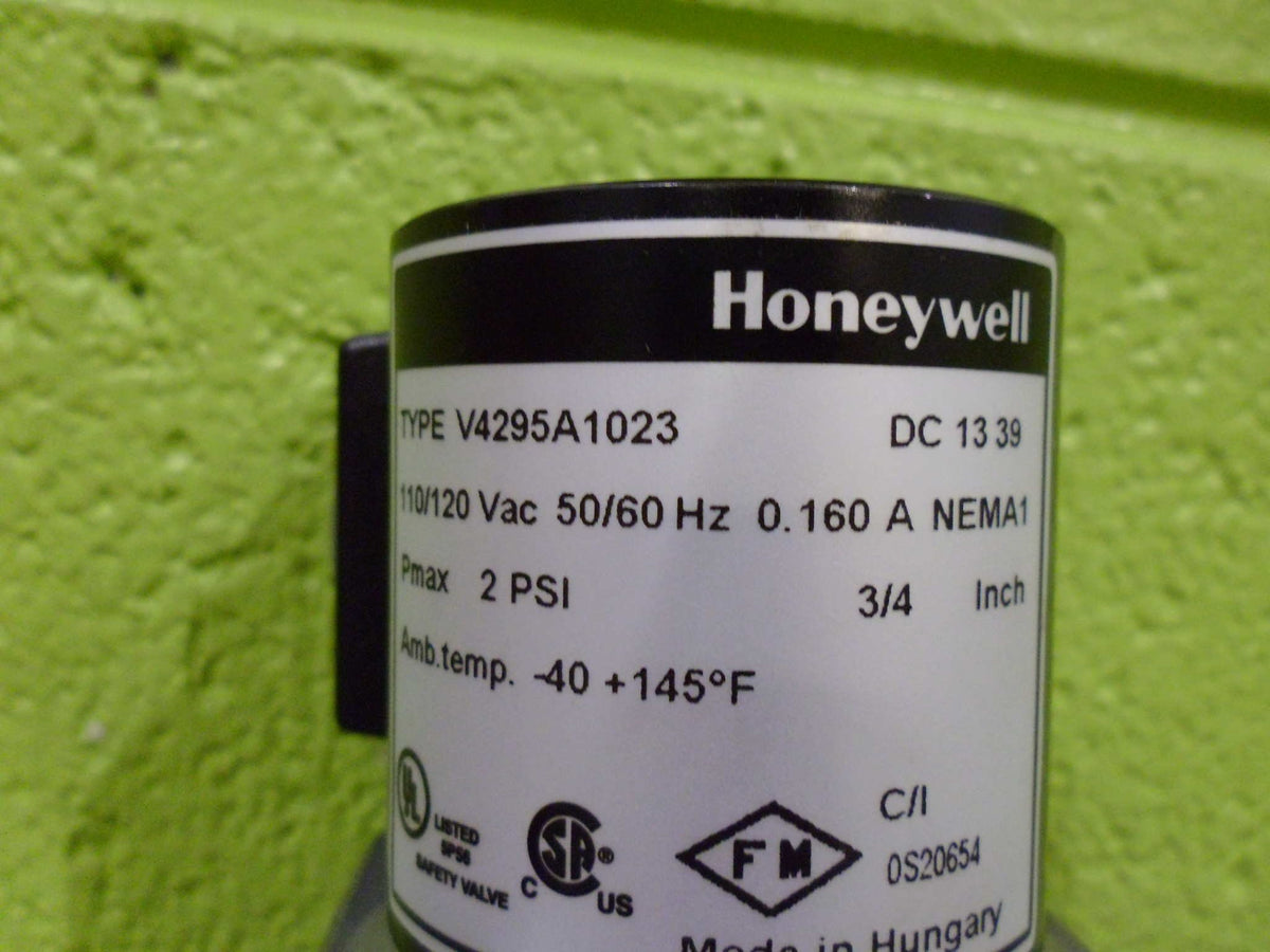 Honeywell V4295A1023 3/4 inch Solenoid Gas Valve 120V 2 PSI