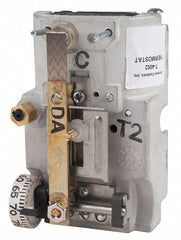 Johnson Controls T-4506-209 Dual Temperature Thermostat with Indexing Switch Horizontal Mounting