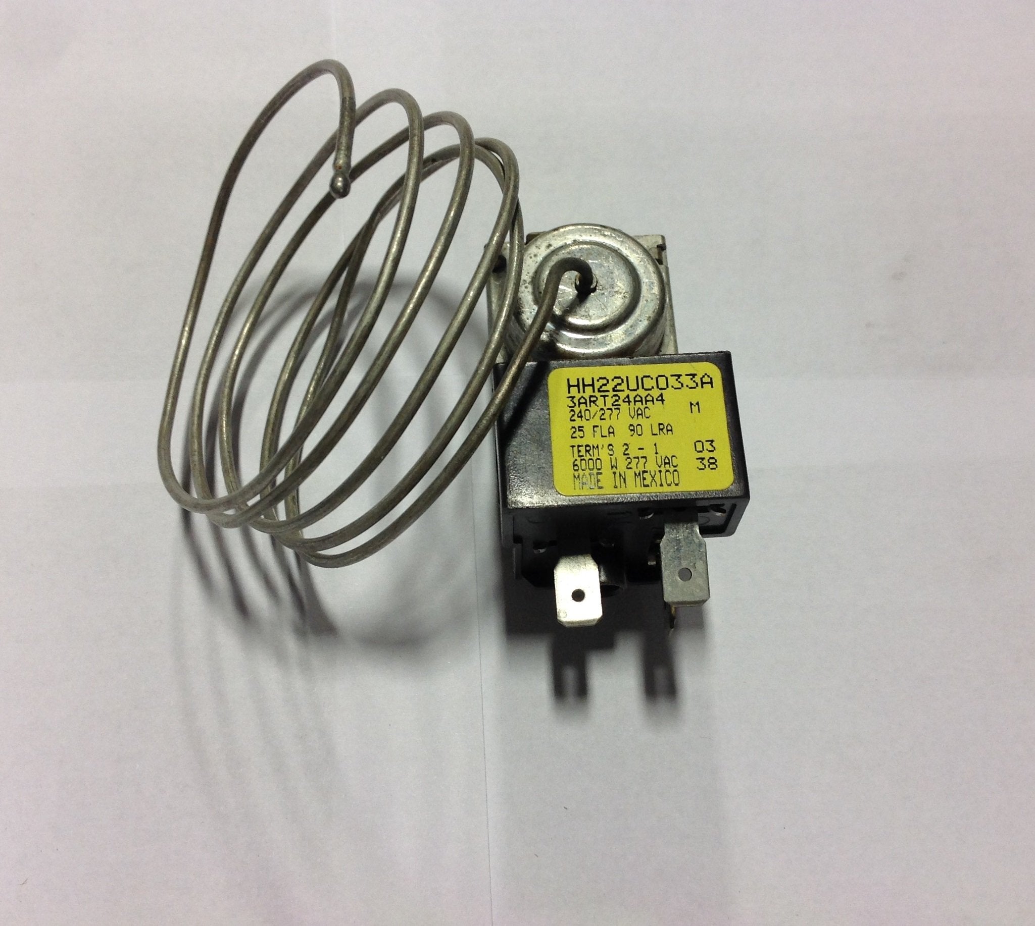 Carrier HH22UC033 SPDT 240/277V Temperature Switch