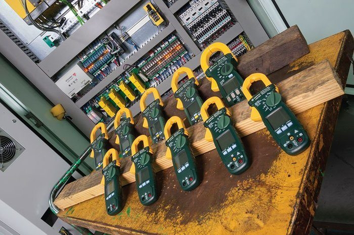 Greenlee CM-660 600 VAC/VDC 600 Amp 6000-Count LCD Digital General Purpose Clamp Meter