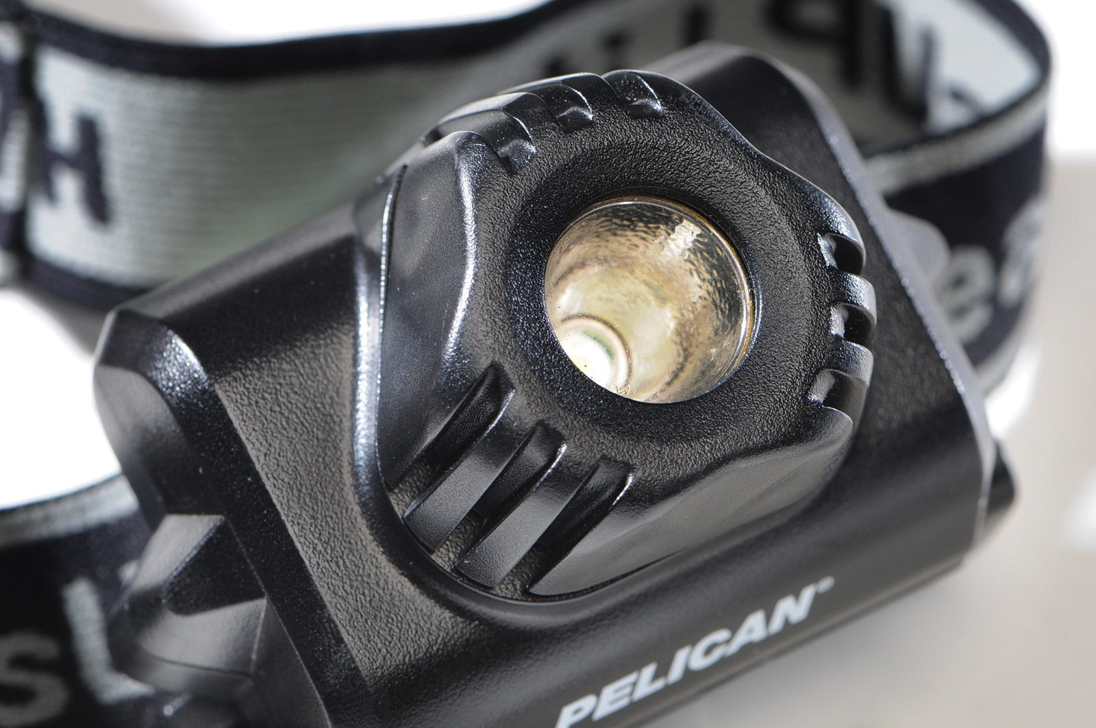 PELICAN Pelican 2690 HeadsUp Lite Headlamp 74 lumens (3 AAA) 026900-0100-110