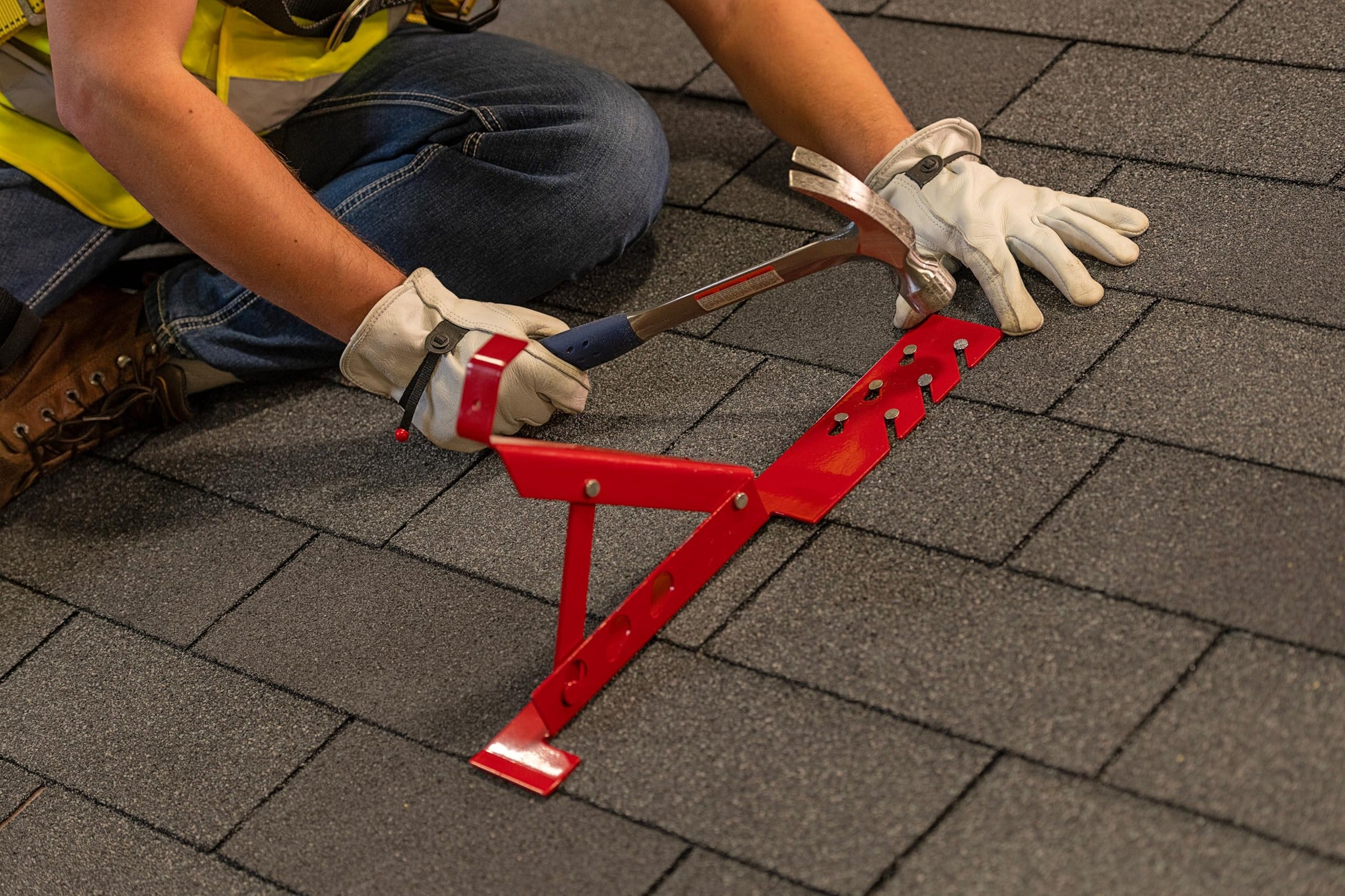 GUARDIAN FALL PROTECTION Guardian Fall Protection 2500 Adjustable Roofing Bracket