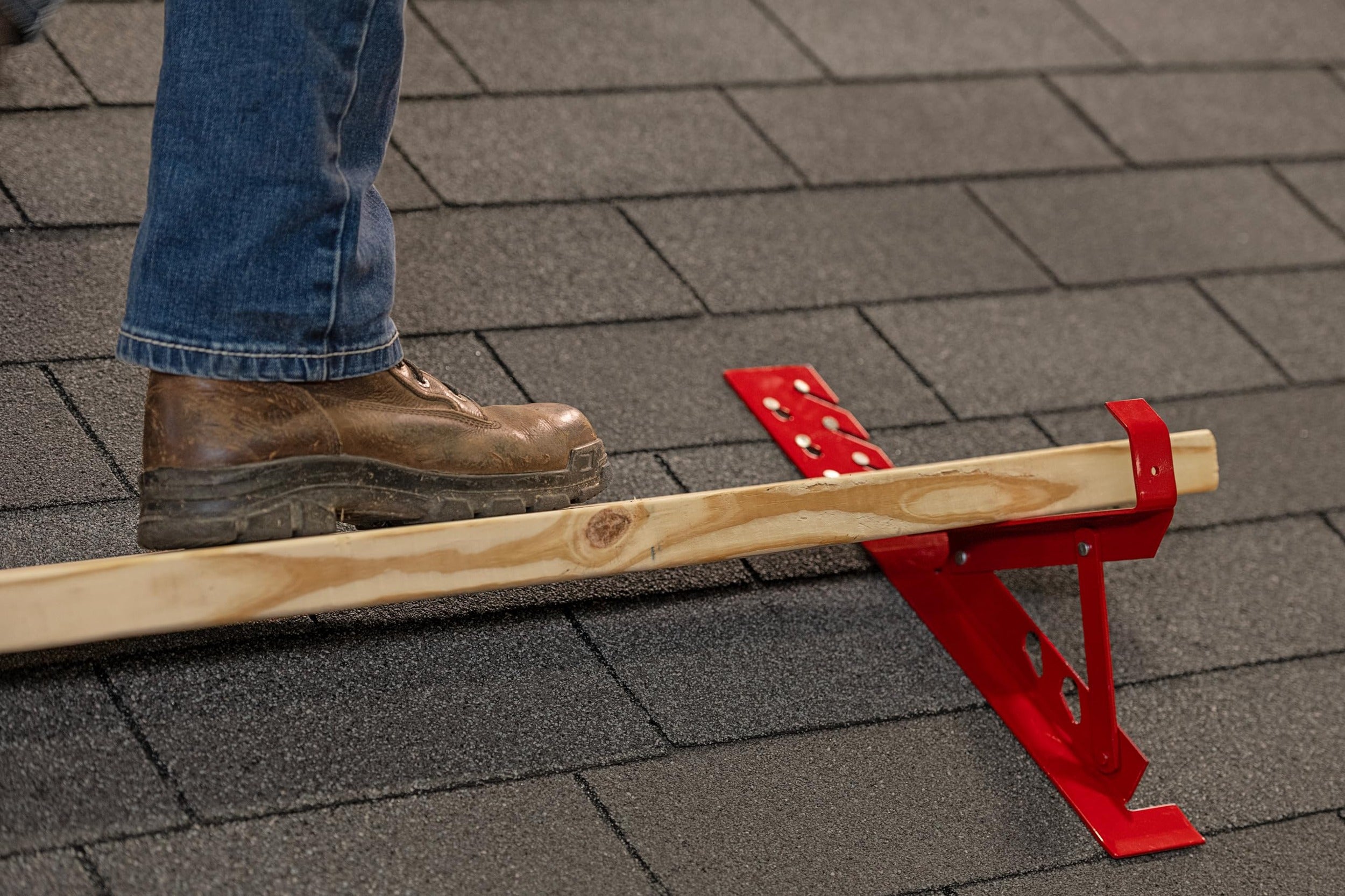 GUARDIAN FALL PROTECTION Guardian Fall Protection 2500 Adjustable Roofing Bracket