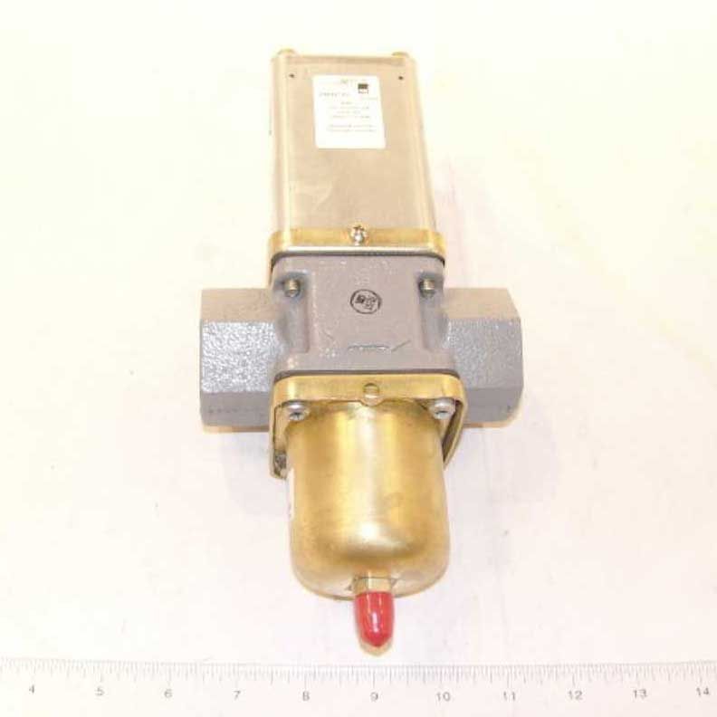 Johnson Controls V46AD-13 Pressure-Actuated Water-Regulating Valve 1 inch 70 to 260 psi