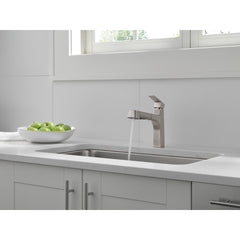 Peerless Faucet P6919LF-SS Peerless Xander Single Handle Pull-Out Kitchen in Stainless