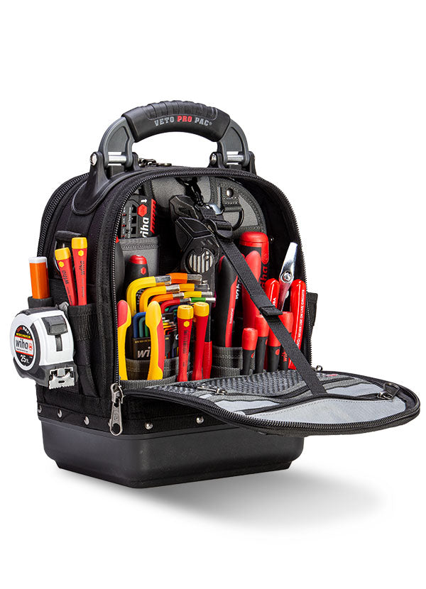 TechMCTblackout_600x830_0005_TECH-MCT-BLACKOUT_60-1.jpg