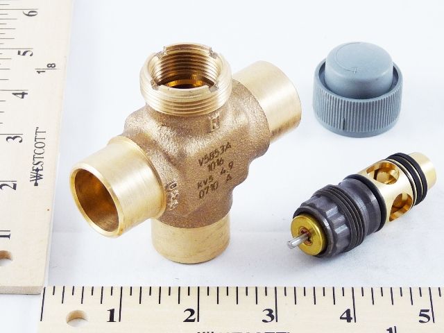 Honeywell V5853A1016 3/4 Inch Three-Way Small Linear Globe Valve Brass