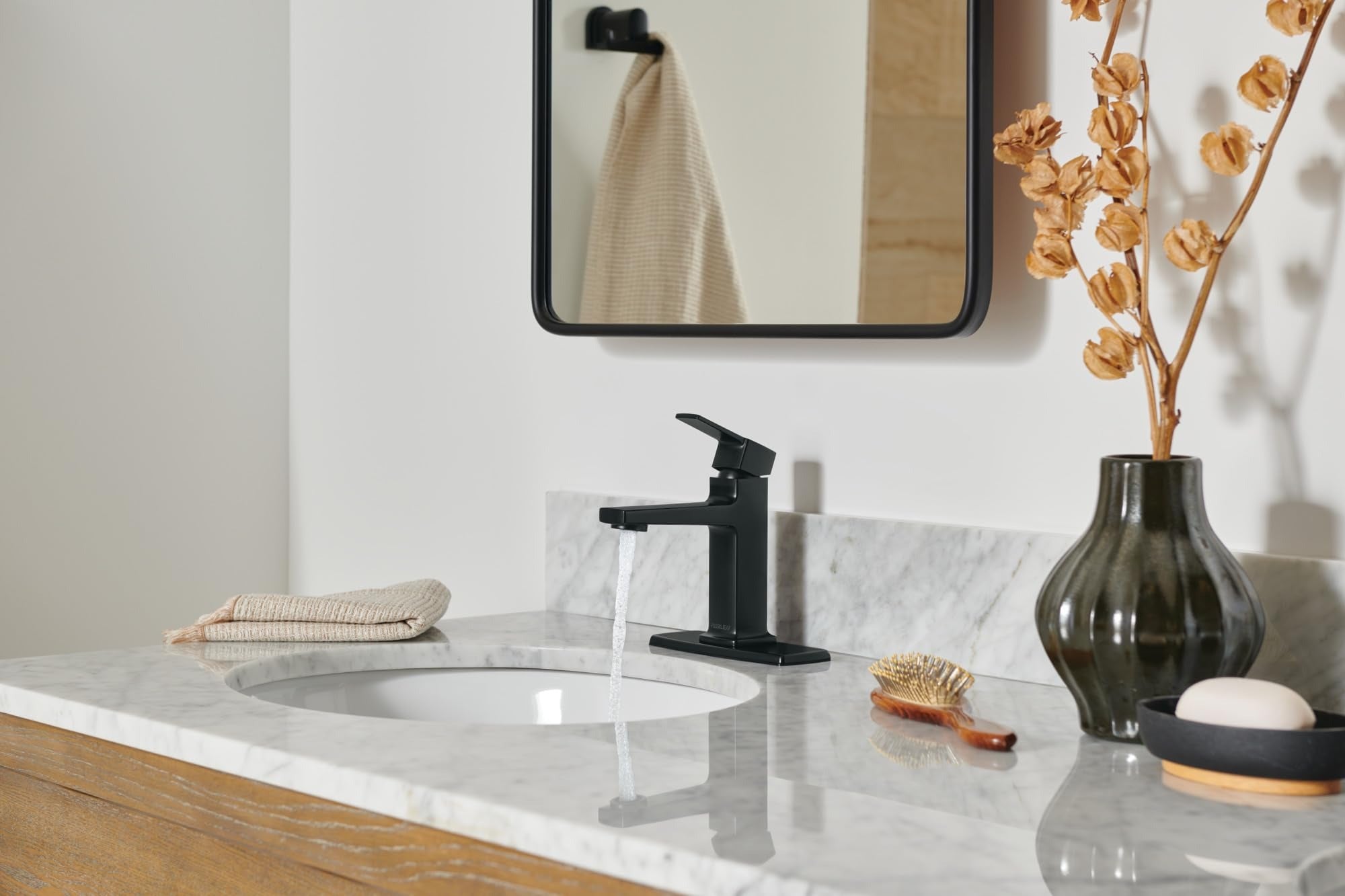PEERLESS Peerless P1571LF-BL-M Single Hole Bathroom Faucet Matte Black