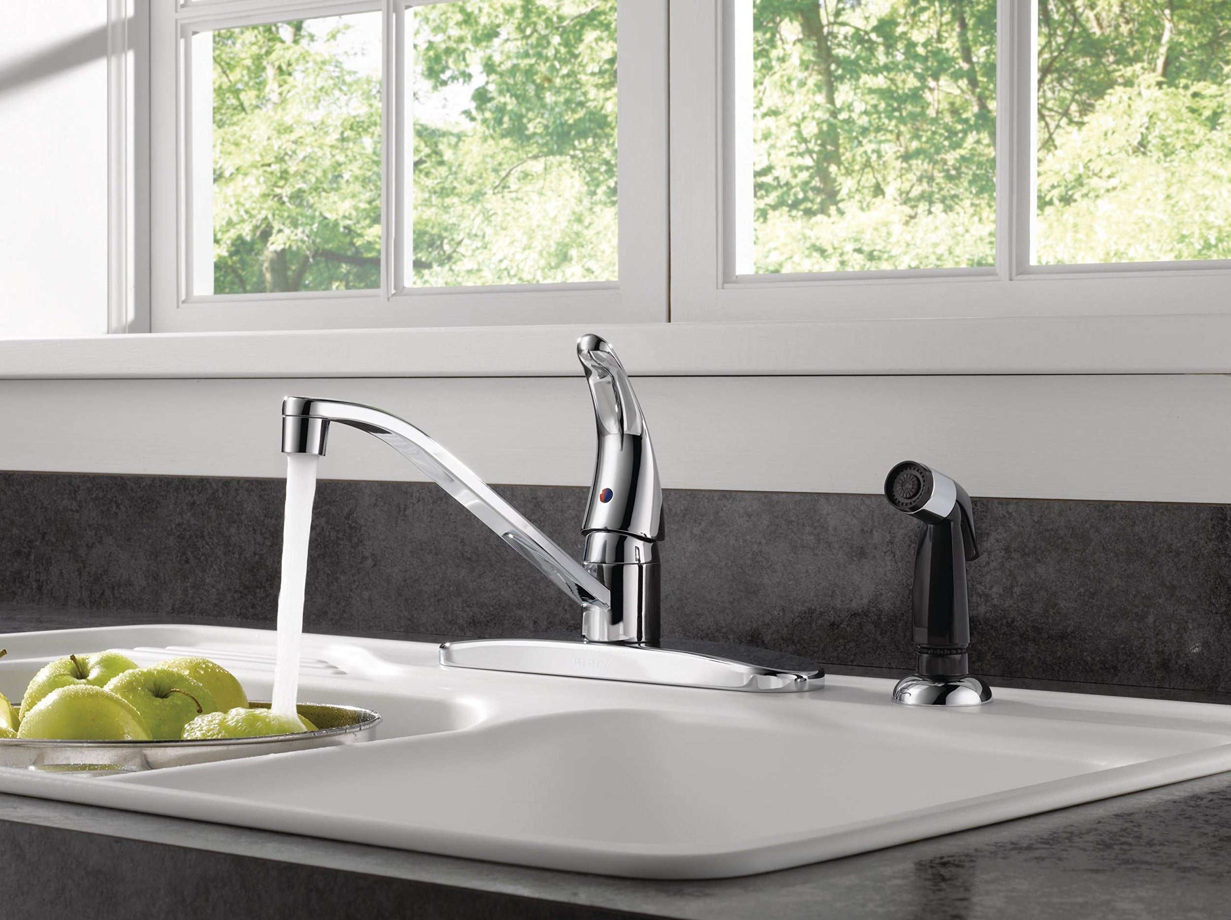 PEERLESS Peerless P115LF Single-handle Kitchen Faucet Side Sprayer