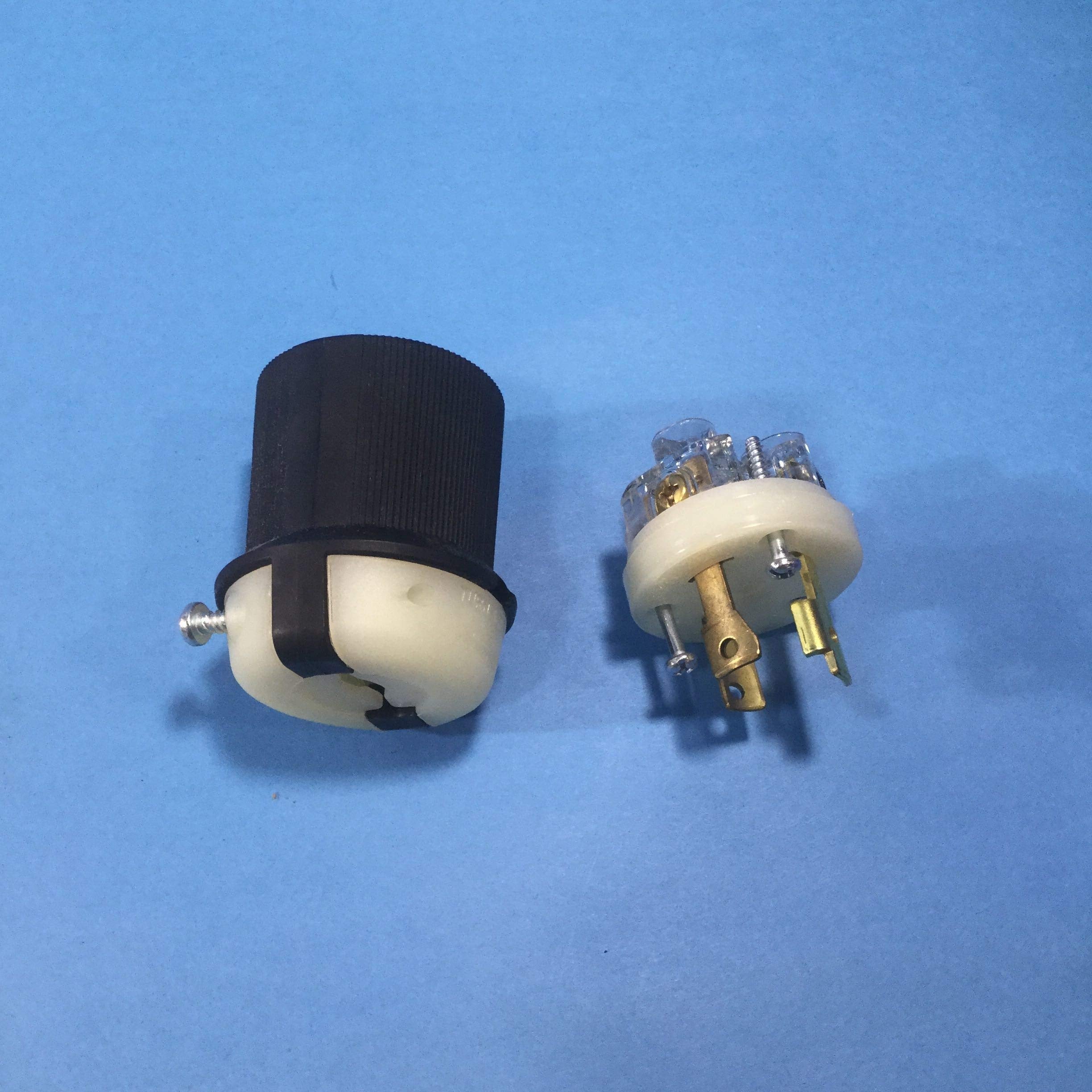 HUBBELL Hubbell HBL2621 Twist Lock Plug Nema L6-30 250V 30A