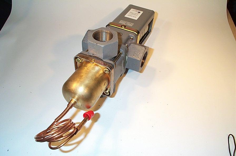 Johnson Controls V48AD-2 3-Way Actuator Valve R-22 145/190 PSI