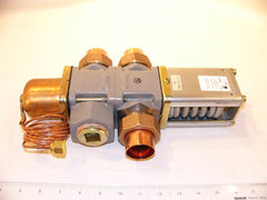 Johnson Controls V48AM-2 Water Valve 1 1/4 Inch 3-Way