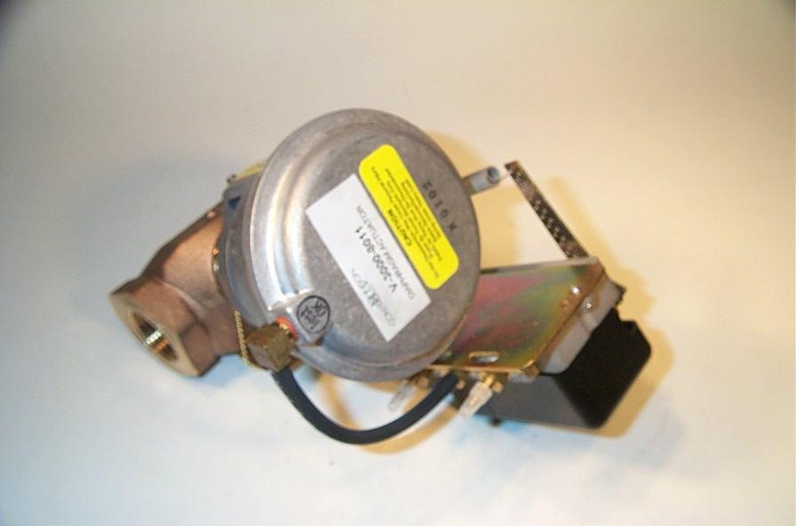 Johnson Controls VG7241NT+3008EP Brass Valve Body 1 inch N/O 9-13