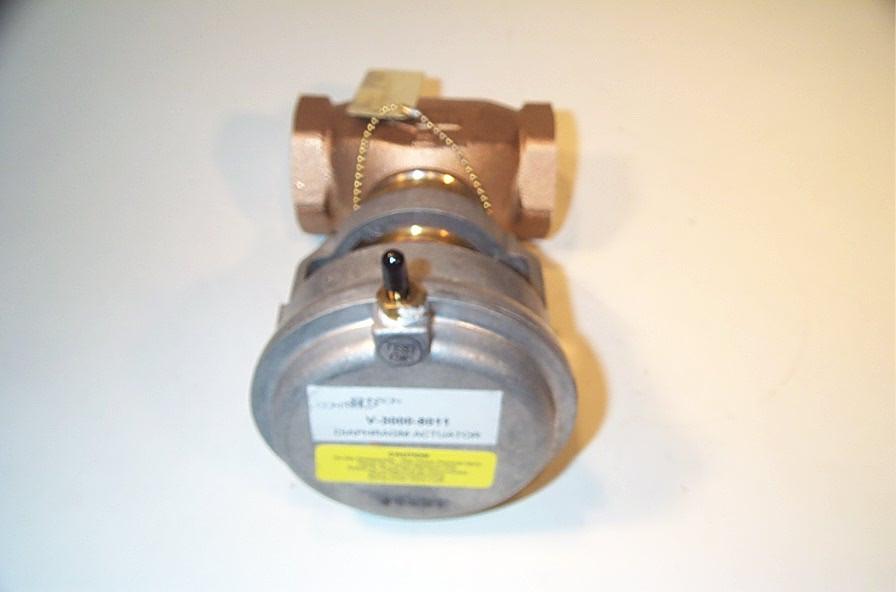 Johnson Controls VG7241NT+71CHGA Brass Trim Globe Valve with VA7810-HGA-2 Actuator