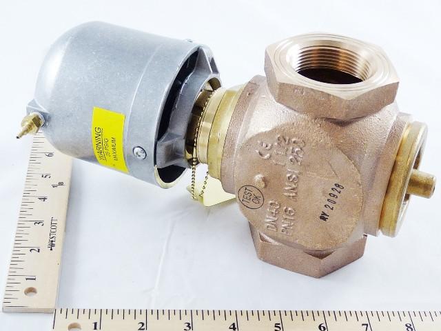 Johnson Controls VG7241RT+71CHGC Brass Trim Globe Valve with Electric Actuator