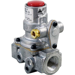 BASO H15CA-5 Auto Pilot Valve 1/2 Inch with 1/4 Inch Tap