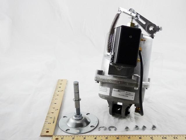 Johnson Controls D-3153-4 Damper Actuator with 8/13