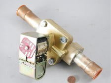 Daikin 25327600 1-1/8 120v Solenoid Valve